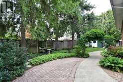 936 BOOTHMAN AVENUE | Burlington Ontario | Slide Image Thirty-two