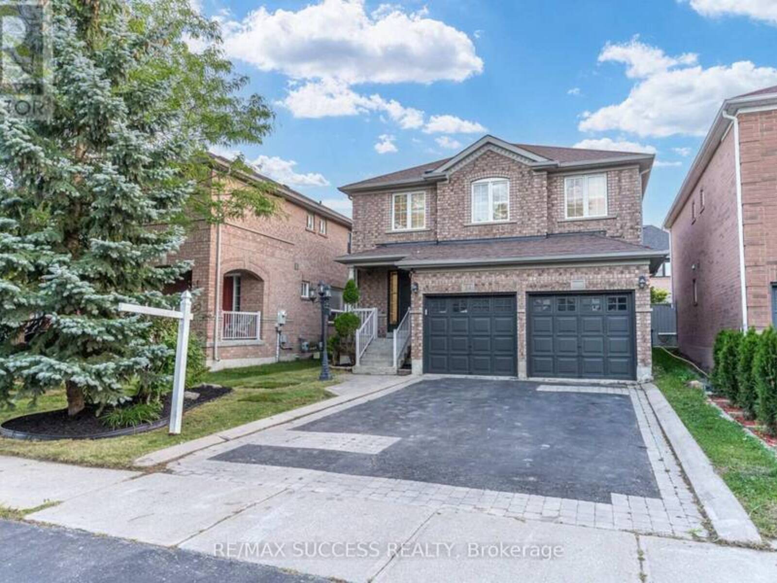 54 FERNCROFT PLACE, Brampton, Ontario L7A 3C8