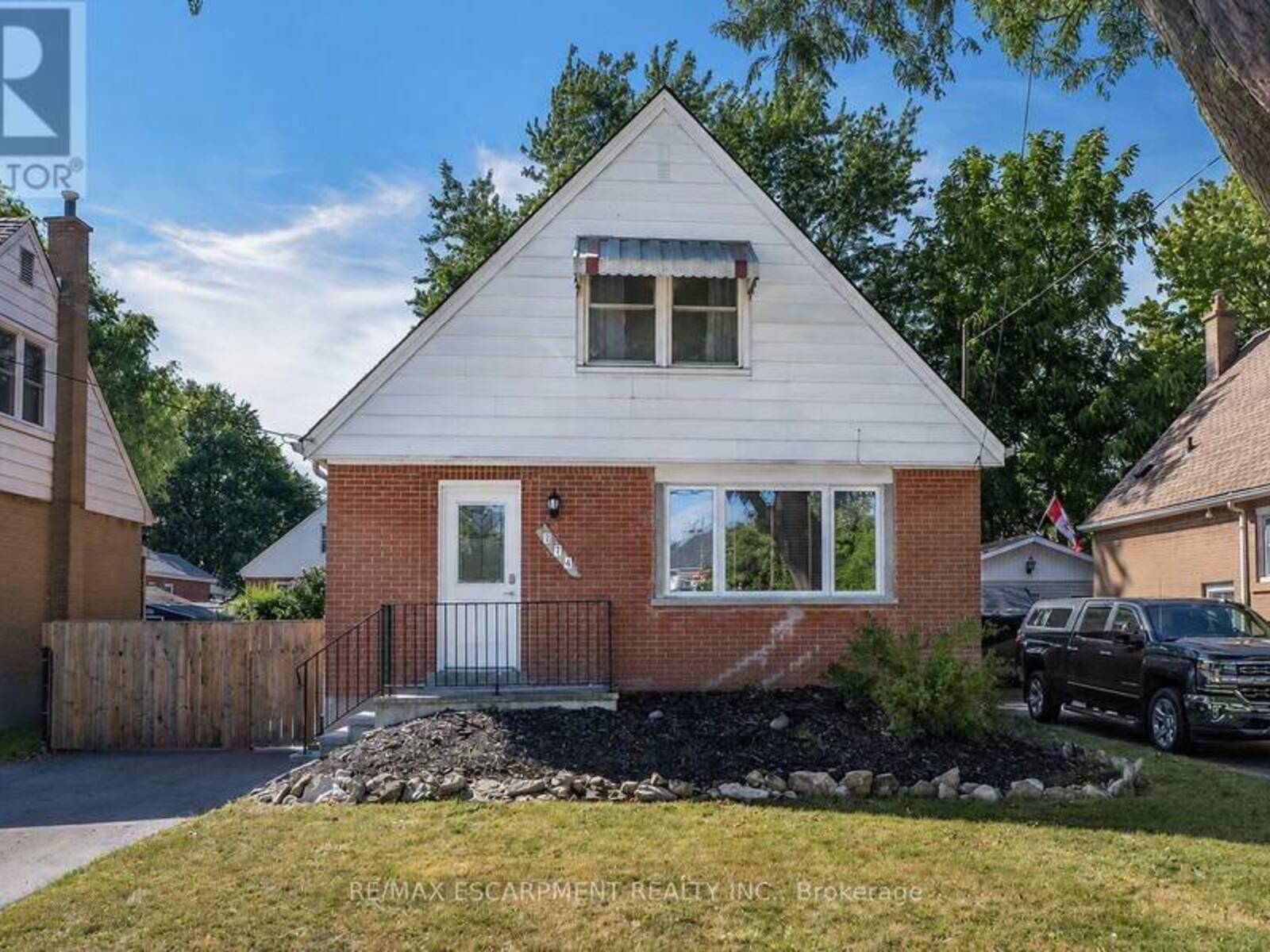 274 EAST 38TH STREET, Hamilton, Ontario L8V 4G3
