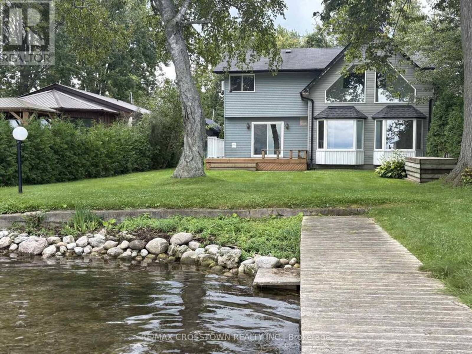 128 MOORES BEACH ROAD, Georgina, Ontario L0E 1N0
