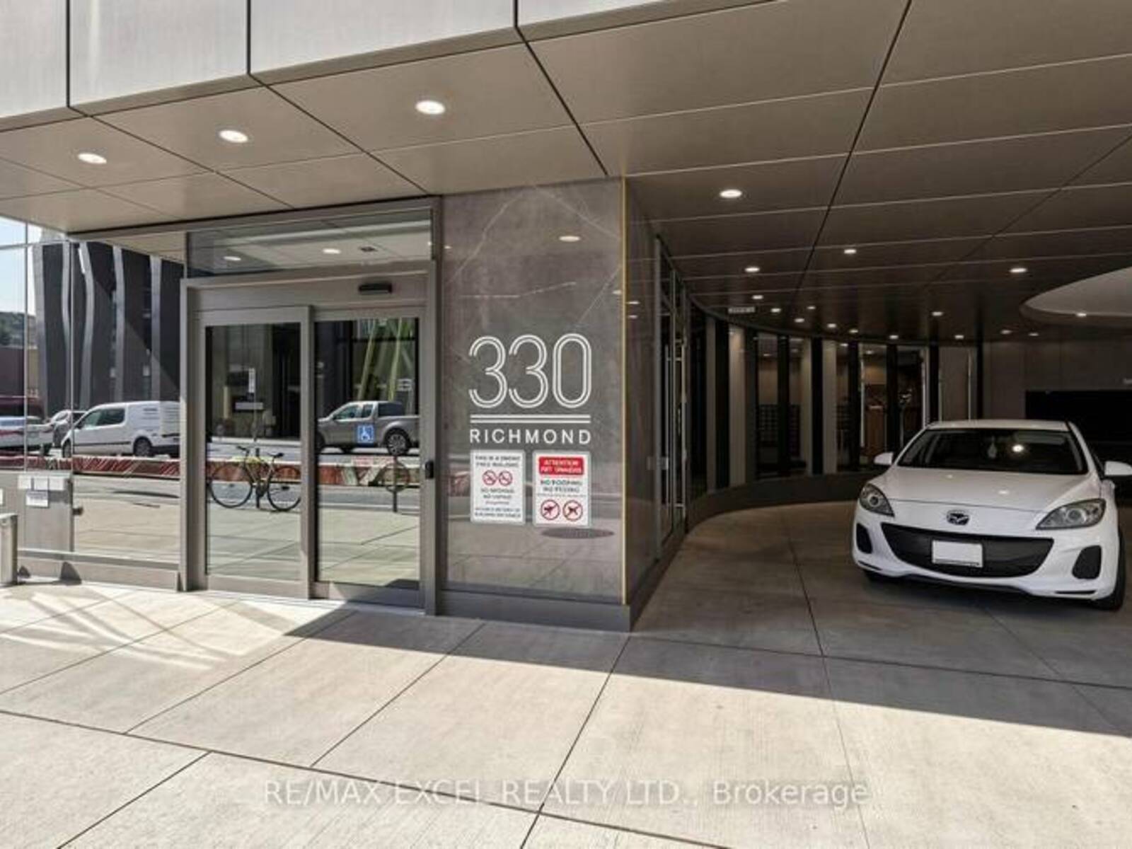 1010 - 330 RICHMOND STREET W, Toronto, Ontario M5V 1X2