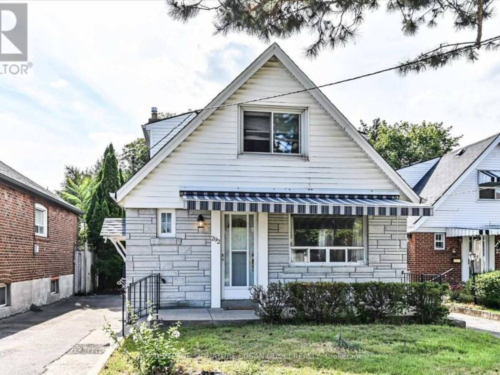 292 GLEBEMOUNT AVENUE, Toronto, Ontario M4C 3V3