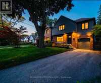 4 WINSTON GROVE | Toronto Ontario | Slide Image One