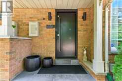 65 SUNVALE PLACE W | Hamilton Ontario | Slide Image Three