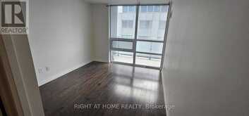 632 - 460 ADELAIDE STREET E | Toronto Ontario | Slide Image Eight
