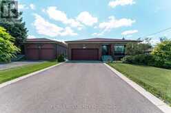25A ST ANDREWS BOULEVARD | Toronto Ontario | Slide Image Two