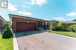 25A ST ANDREWS BOULEVARD | Toronto Ontario | Slide Image Three