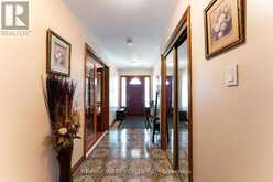 25A ST ANDREWS BOULEVARD | Toronto Ontario | Slide Image Nine