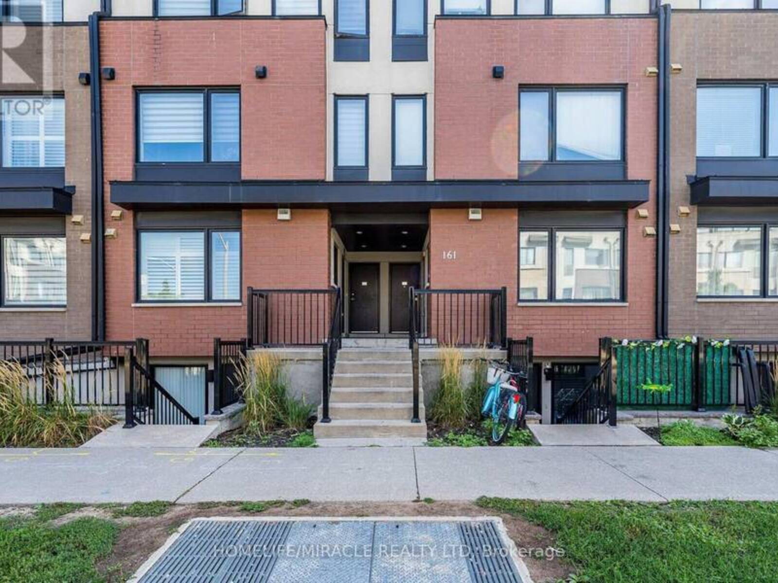 8 - 161 WILLIAM DUNCAN ROAD, Toronto, Ontario M3K 0B9