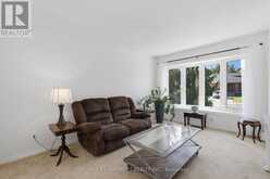 102 TRENHOLME CRESCENT | Hamilton Ontario | Slide Image Nine