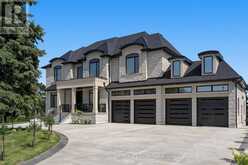 731 WOODLAND ACRES CRESCENT | Vaughan Ontario | Slide Image Three