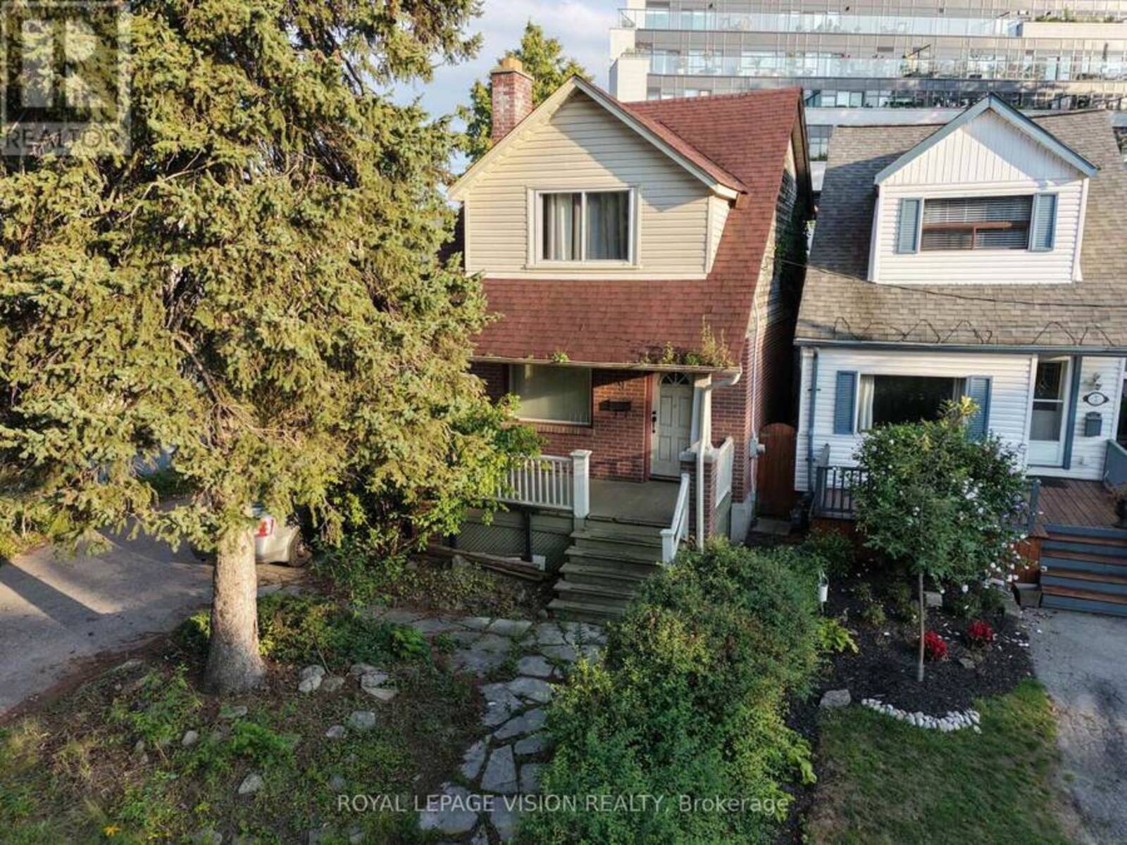 9 EAST ROAD, Toronto, Ontario M1N 1Z9
