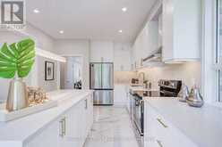 33 LEVELLANDS CRESCENT | Richmond Hill Ontario | Slide Image Thirteen