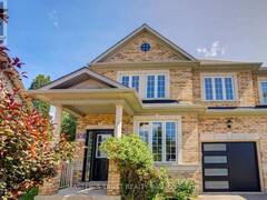 33 LEVELLANDS CRESCENT Richmond Hill Ontario, L4B 0A5