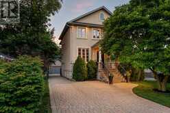 4 SPRINGBROOK GARDENS | Toronto Ontario | Slide Image One
