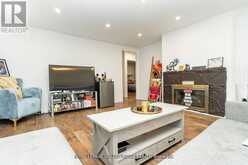 19 LAKE DRIVE N | Georgina Ontario | Slide Image Eight