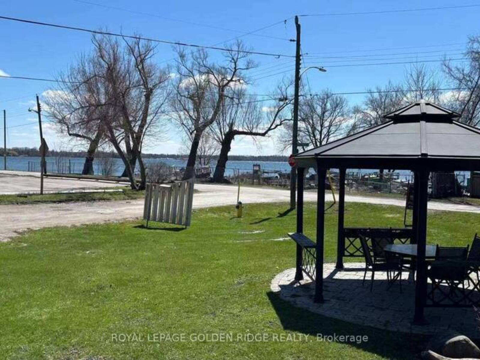 19 LAKE DRIVE N, Georgina, Ontario L4P 1A2
