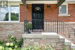 201 TERRACE DRIVE | Hamilton Ontario | Slide Image Three