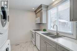 54 DUNCOMBE DRIVE | Hamilton Ontario | Slide Image Ten