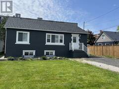 54 DUNCOMBE DRIVE Hamilton Ontario, L9A 2G2