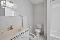 31 CORINTHIAN BOULEVARD | Toronto Ontario | Slide Image Twelve
