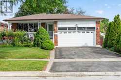 31 CORINTHIAN BOULEVARD | Toronto Ontario | Slide Image One