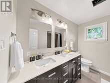 43 TOPHAM CRESCENT | Richmond Hill Ontario | Slide Image Thirty