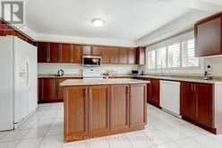 671 PETER ROBERTSON BOULEVARD | Brampton Ontario | Slide Image Eleven