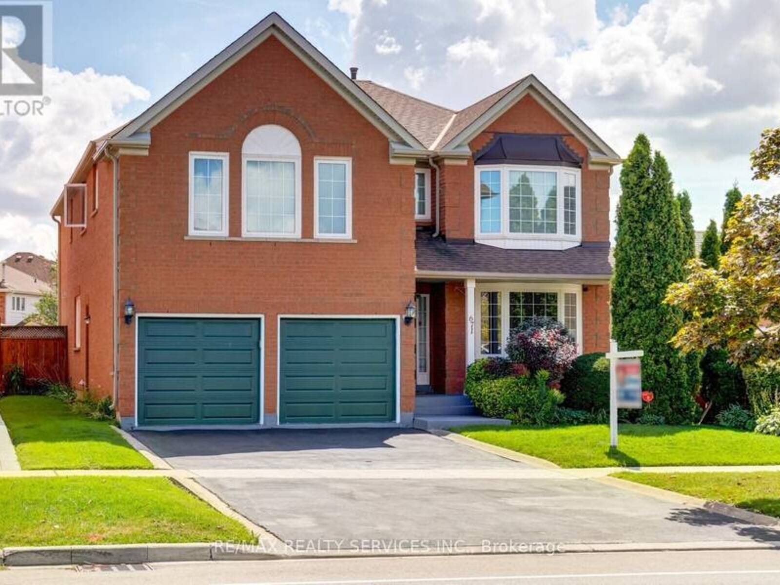 671 PETER ROBERTSON BOULEVARD, Brampton, Ontario L6R 1L8