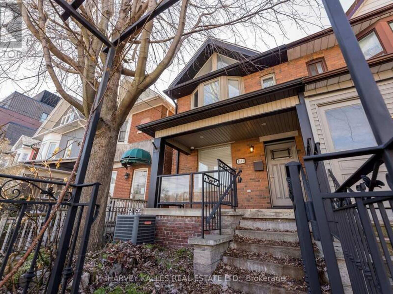 1107 GERRARD STREET E, Toronto, Ontario M4M 1Z9