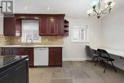 56 SUNSHINE DRIVE | Richmond Hill Ontario | Slide Image Ten