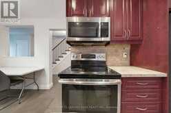 56 SUNSHINE DRIVE | Richmond Hill Ontario | Slide Image Eleven