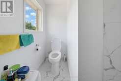 56 SUNSHINE DRIVE | Richmond Hill Ontario | Slide Image Nineteen
