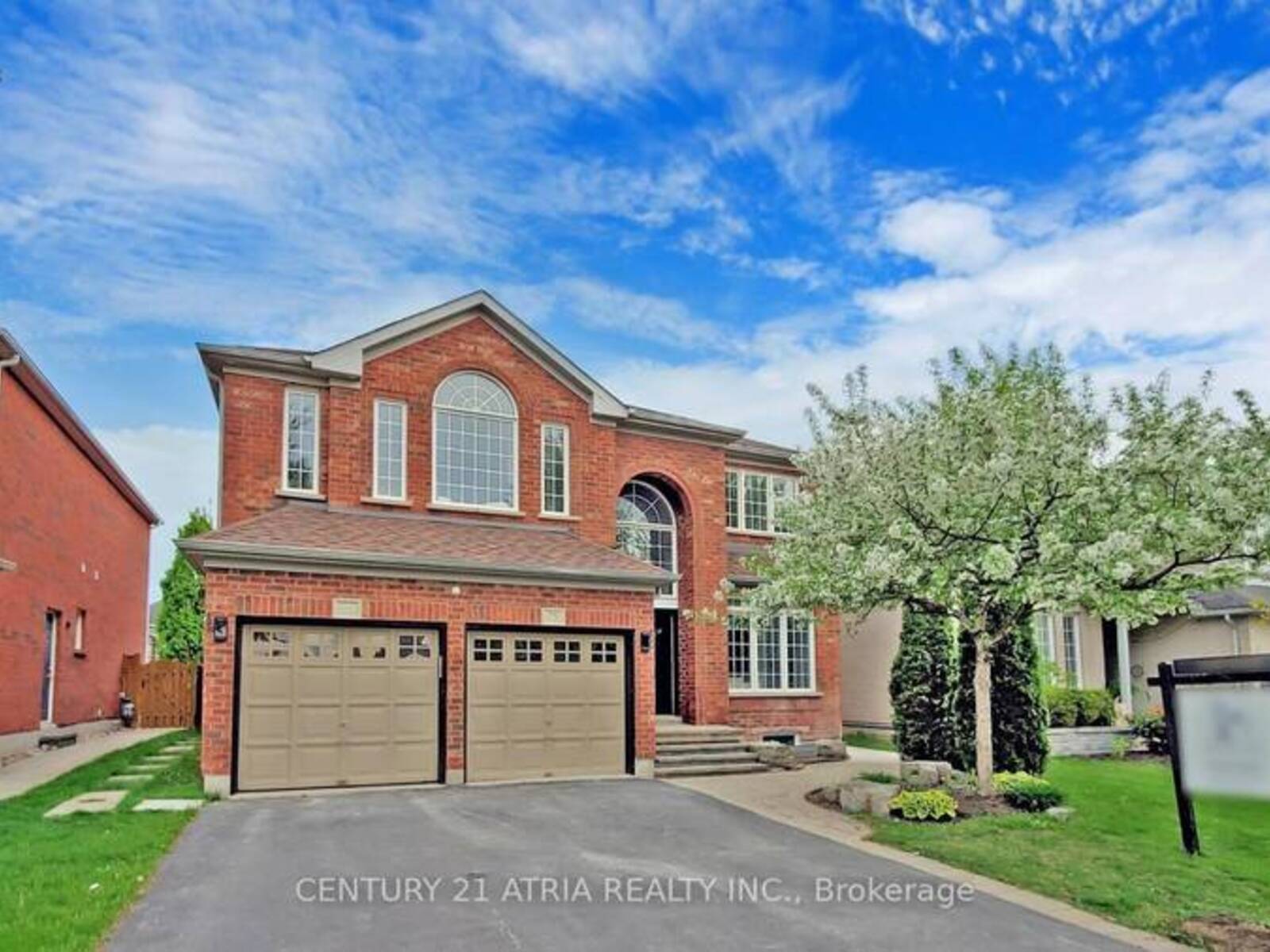 75 MEDLAND AVENUE, Whitby, Ontario L1P 1S7