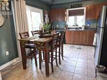 18 YORKTOWN PLACE | Georgina Ontario | Slide Image Six