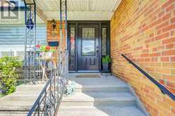 6 AVERILL CRESCENT | Toronto Ontario | Slide Image Three