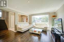 6 AVERILL CRESCENT | Toronto Ontario | Slide Image Nine