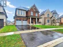 161 CRANBERRY LANE | Aurora Ontario | Slide Image Two