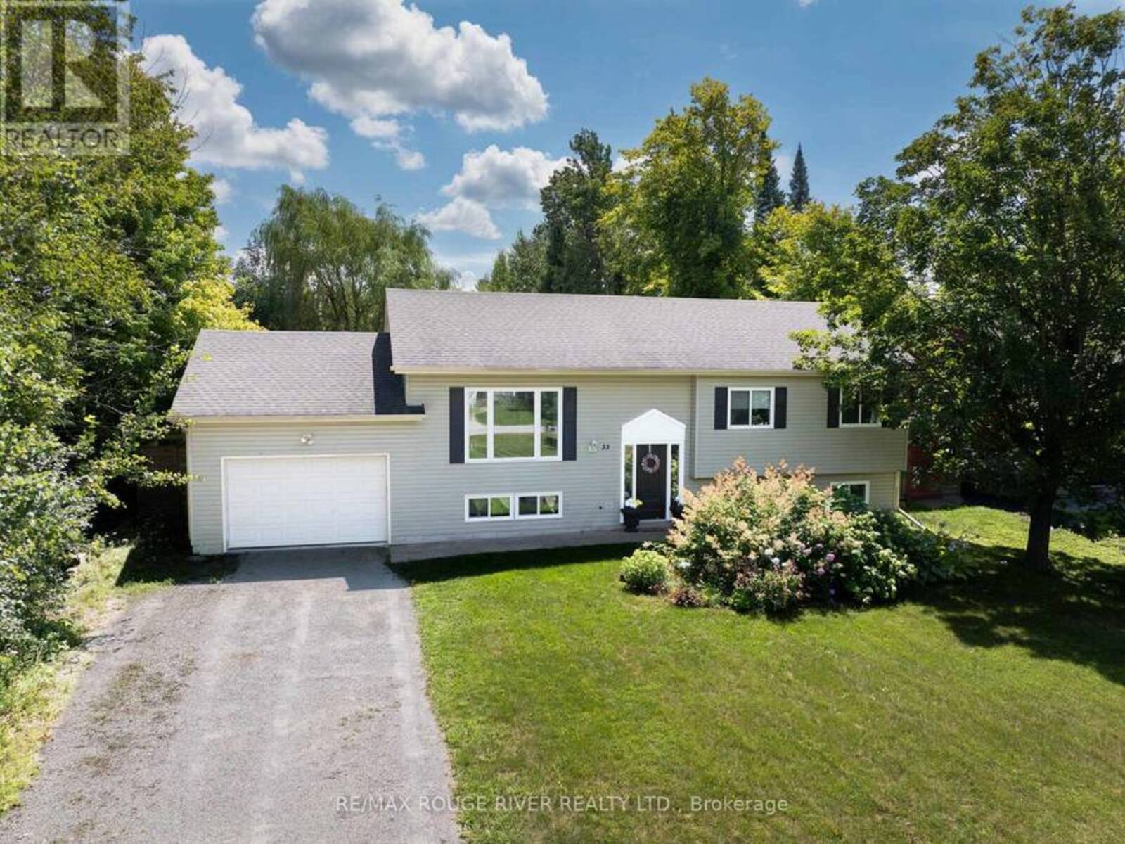 33 CREEK DRIVE, Georgina, Ontario L0E 1N0