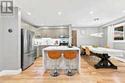 36 CHAUCER CRESCENT | Barrie Ontario | Slide Image Twelve