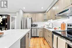 36 CHAUCER CRESCENT | Barrie Ontario | Slide Image Nine