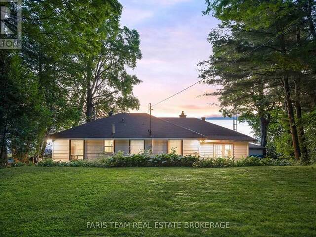 1697 CHAMPLAIN ROAD Tiny Ontario, L9M 0E3 - 3 Bedrooms Waterfront Home For sale
