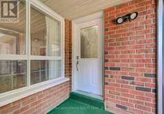 1140 AVONDALE DRIVE | Oakville Ontario | Slide Image Four