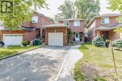 7 CLIPSTONE COURT | Brampton Ontario | Slide Image Three