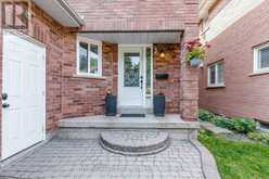 7 CLIPSTONE COURT | Brampton Ontario | Slide Image Six