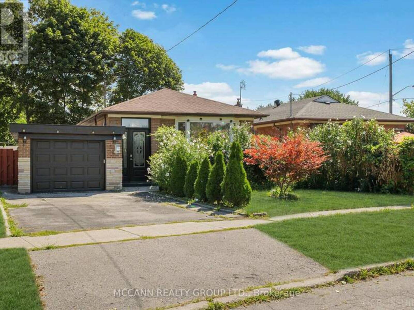 17 BARLOW ROAD E, Toronto, Ontario M1G 2B5