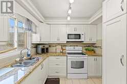 5 PLOWMAN DRIVE | Ajax Ontario | Slide Image Eleven