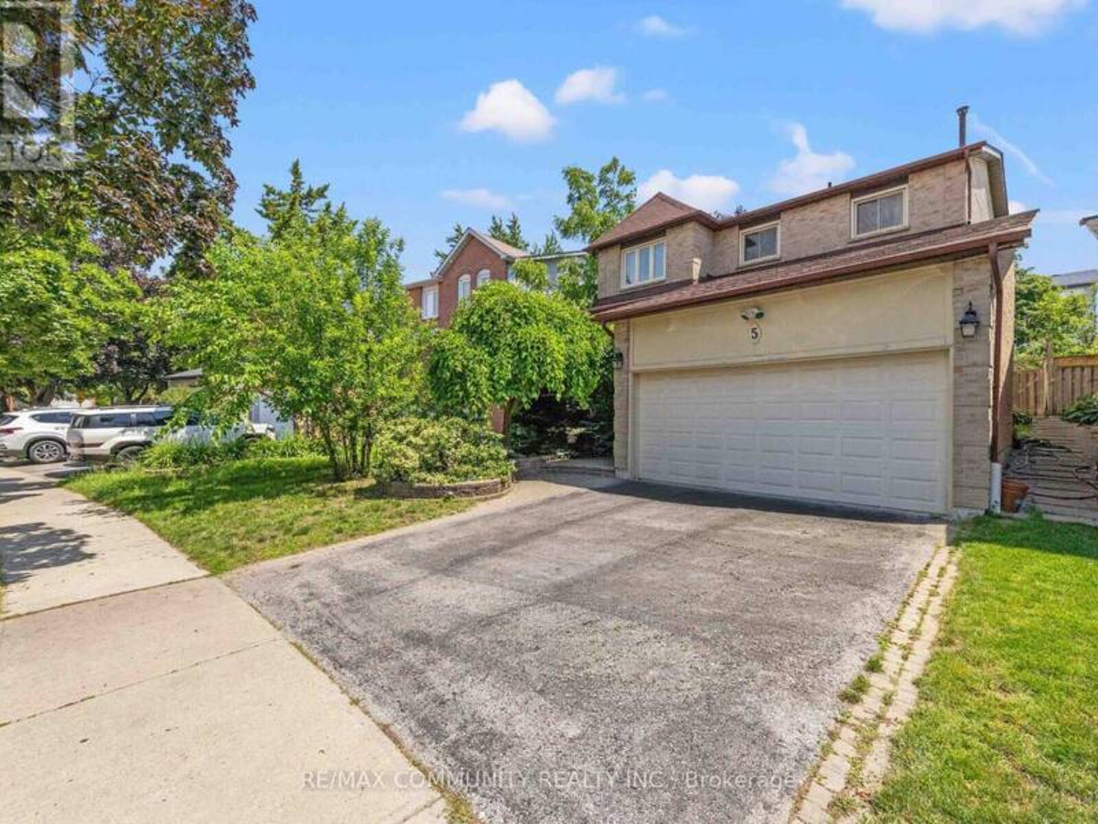 5 PLOWMAN DRIVE, Ajax, Ontario L1S 6R7