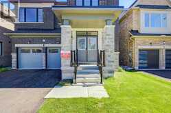 41 KENNETH ROGERS CRESCENT | East Gwillimbury Ontario | Slide Image Three