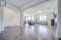 41 KENNETH ROGERS CRESCENT | East Gwillimbury Ontario | Slide Image Eight